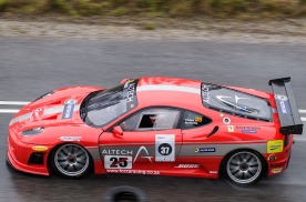 A Ferrari tackles the Knysna Hillclimb.